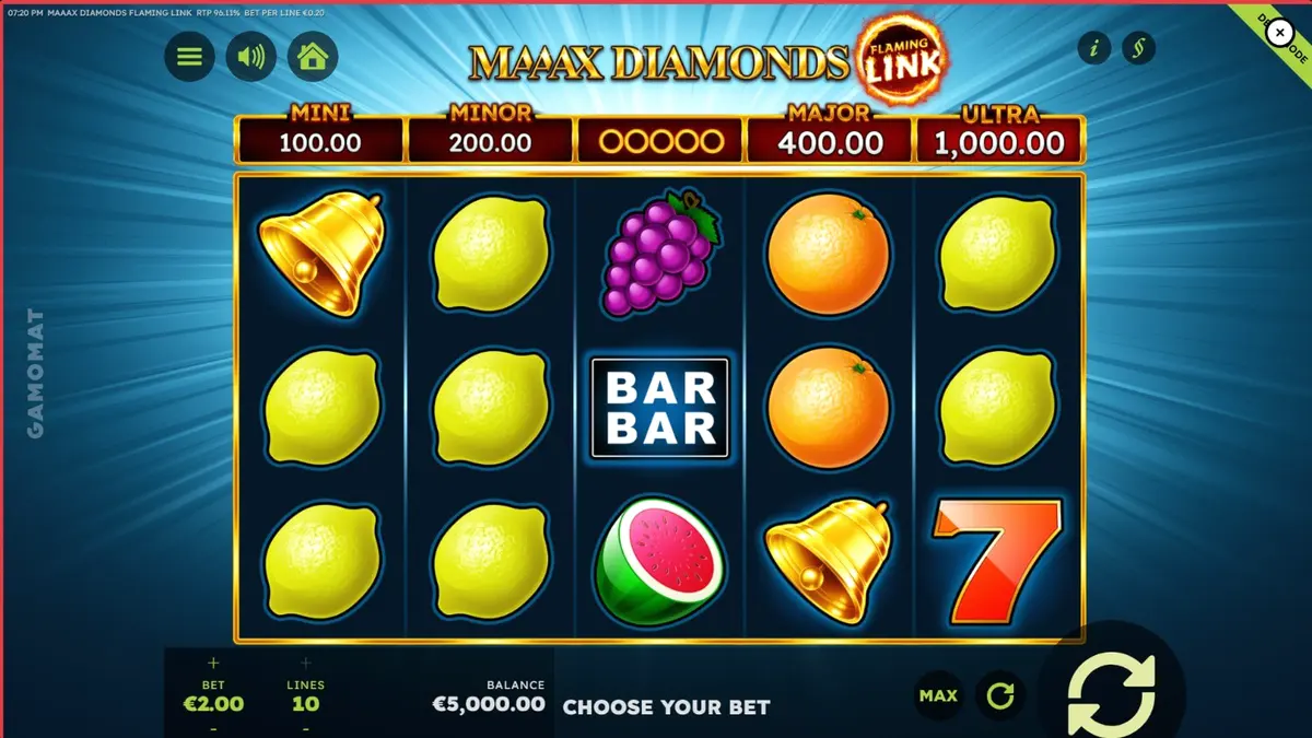 Maaax Diamonds Flaming Link slot game interface na may mga prutas at nagniningning na diamante.